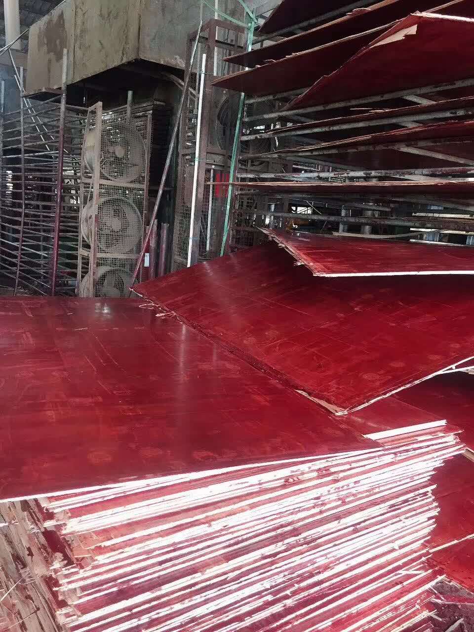 廠家直銷建筑模板，彩色瀝青專用鐵紅，色粉